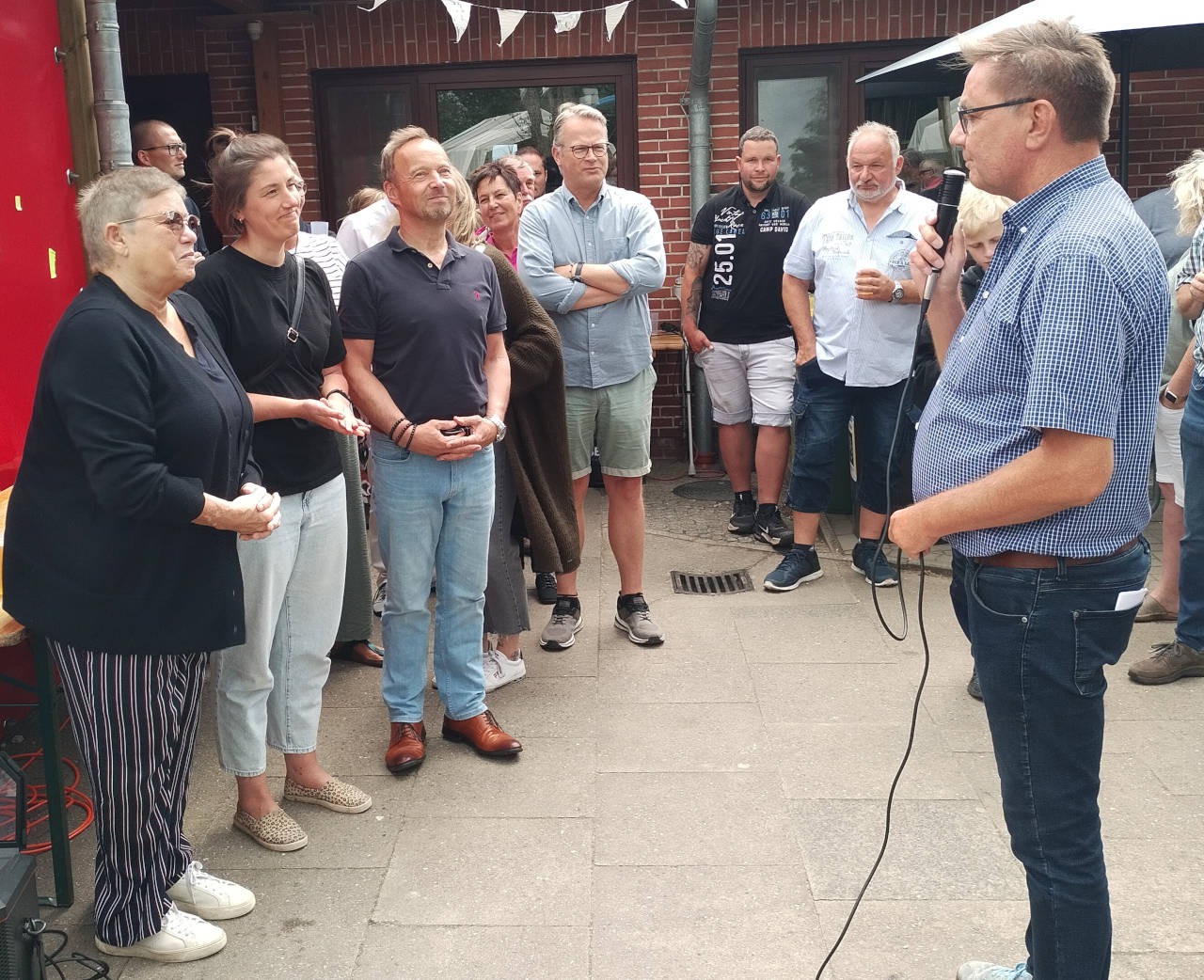 Verabschiedung von ehemaligen GV-Mitgliedern durch Bürgermeister Jürgen Schiewer